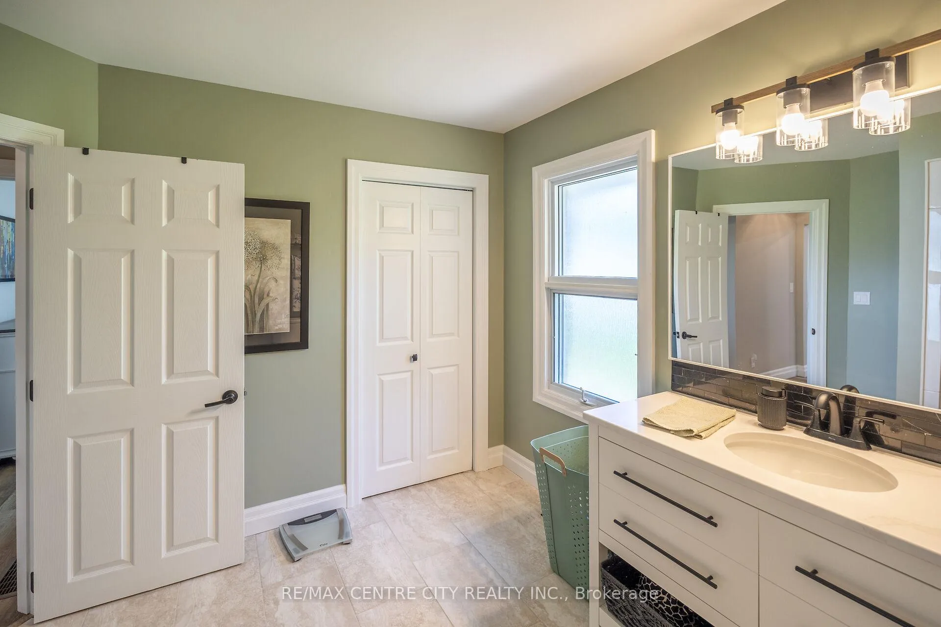 Photo 19 of 29883 West Bothwell Road, Chatham-Kent, Bothwell — HOMEH