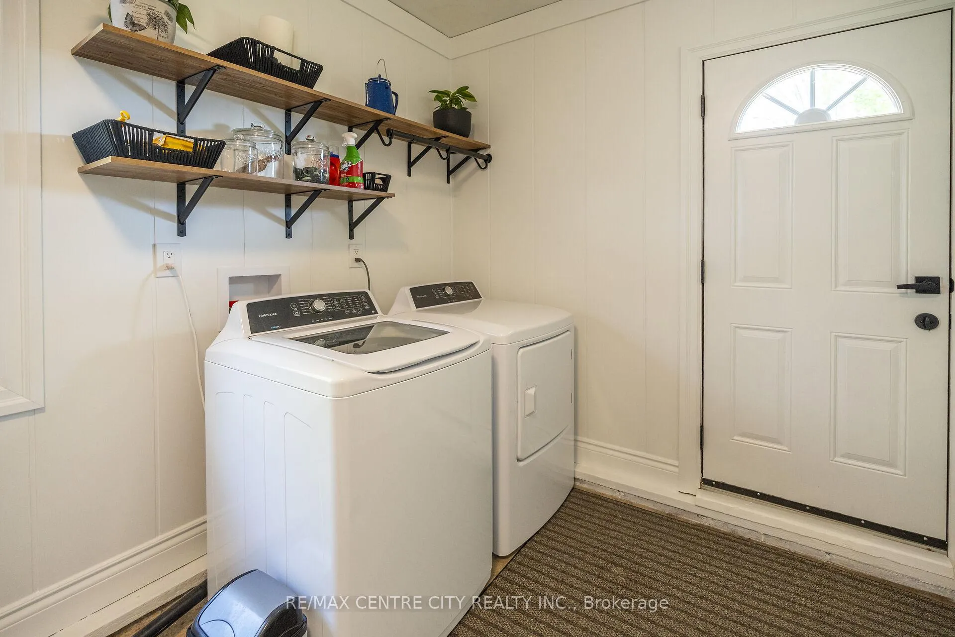 Photo 23 of 29883 West Bothwell Road, Chatham-Kent, Bothwell — HOMEH