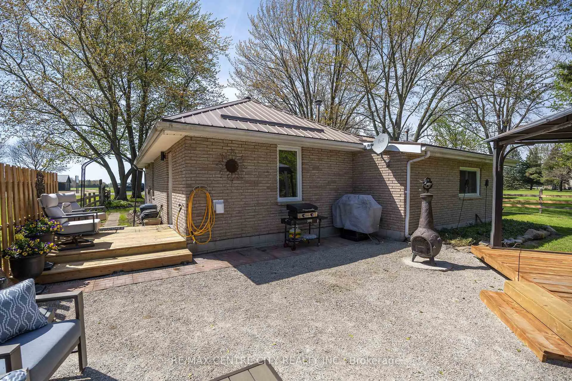 Photo 25 of 29883 West Bothwell Road, Chatham-Kent, Bothwell — HOMEH