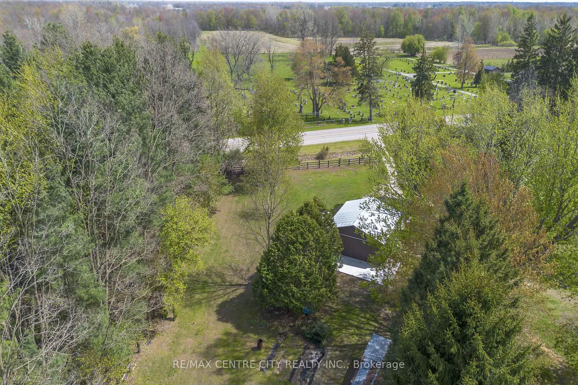 Photo 43 of 29883 West Bothwell Road, Chatham-Kent, Bothwell — HOMEH