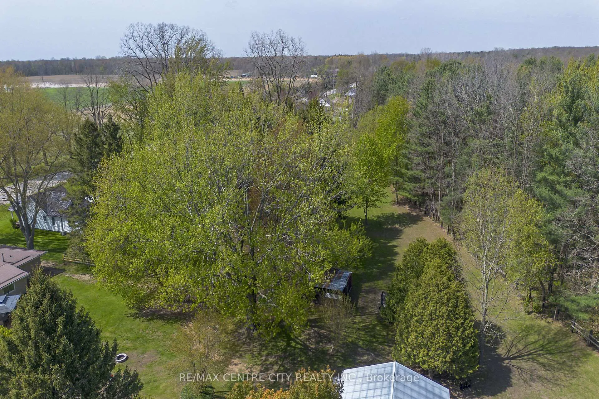 Photo 44 of 29883 West Bothwell Road, Chatham-Kent, Bothwell — HOMEH