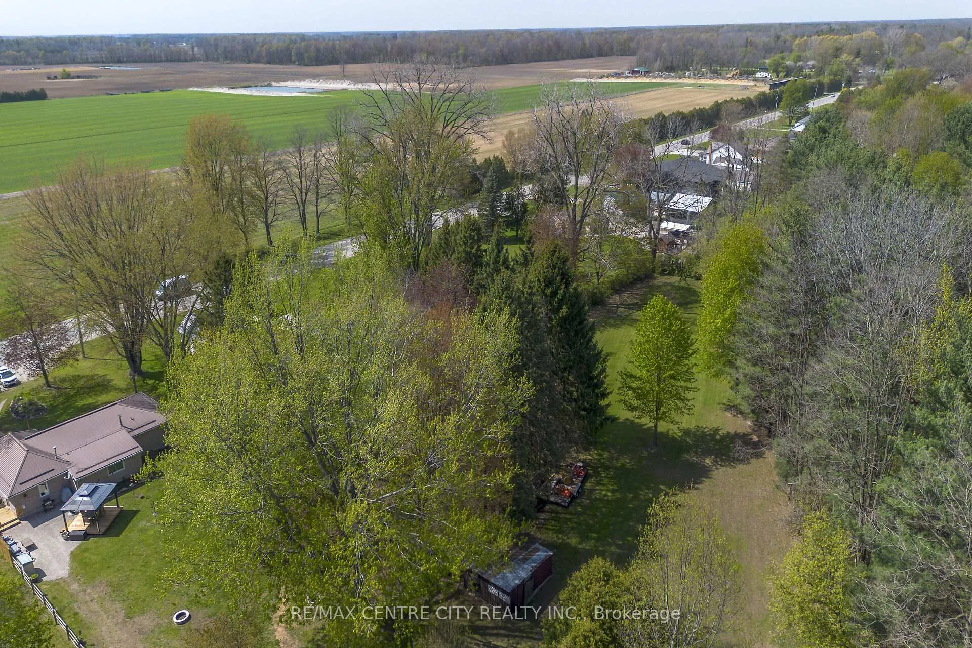 Photo 46 of 29883 West Bothwell Road, Chatham-Kent, Bothwell — HOMEH