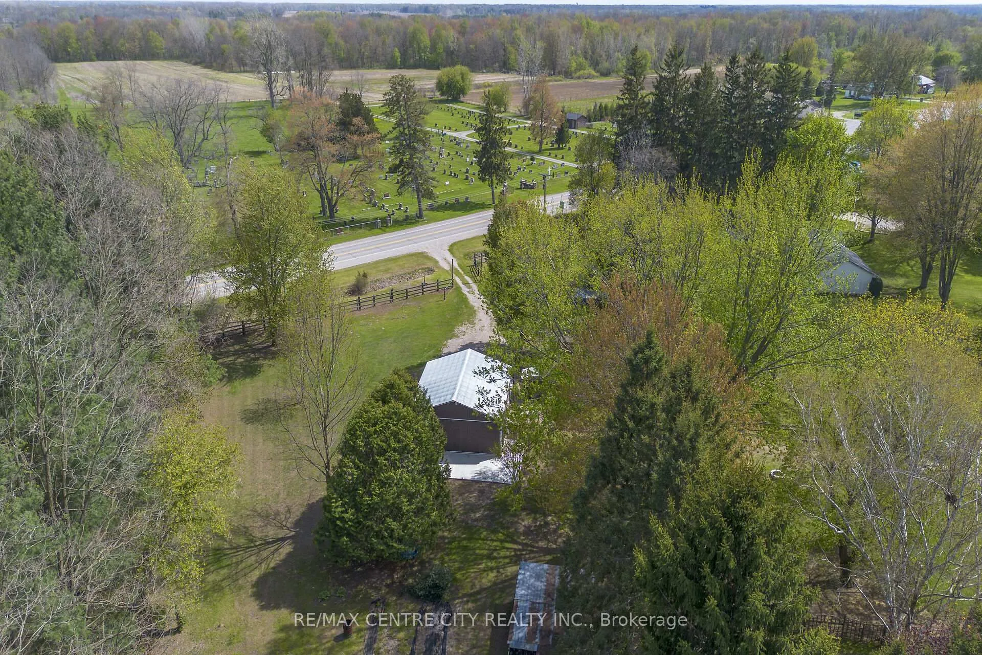 Photo 47 of 29883 West Bothwell Road, Chatham-Kent, Bothwell — HOMEH