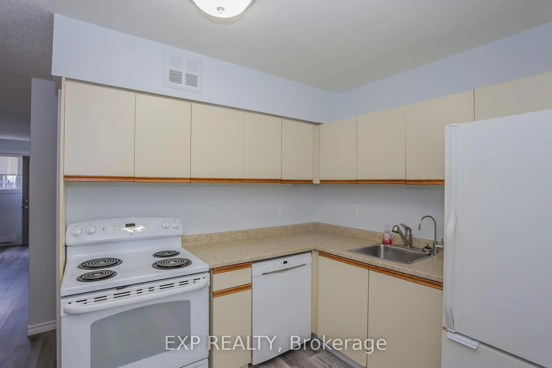 Photo 10 of Unit 108, 1 Jacksway Crescent, London, North G — HOMEH