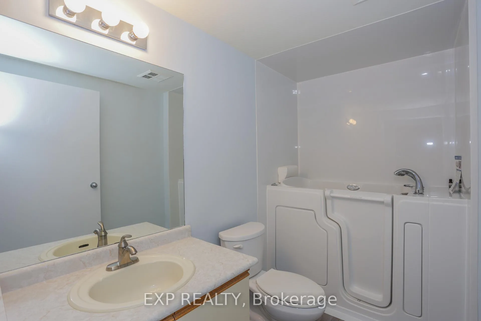 Photo 14 of Unit 108, 1 Jacksway Crescent, London, North G — HOMEH