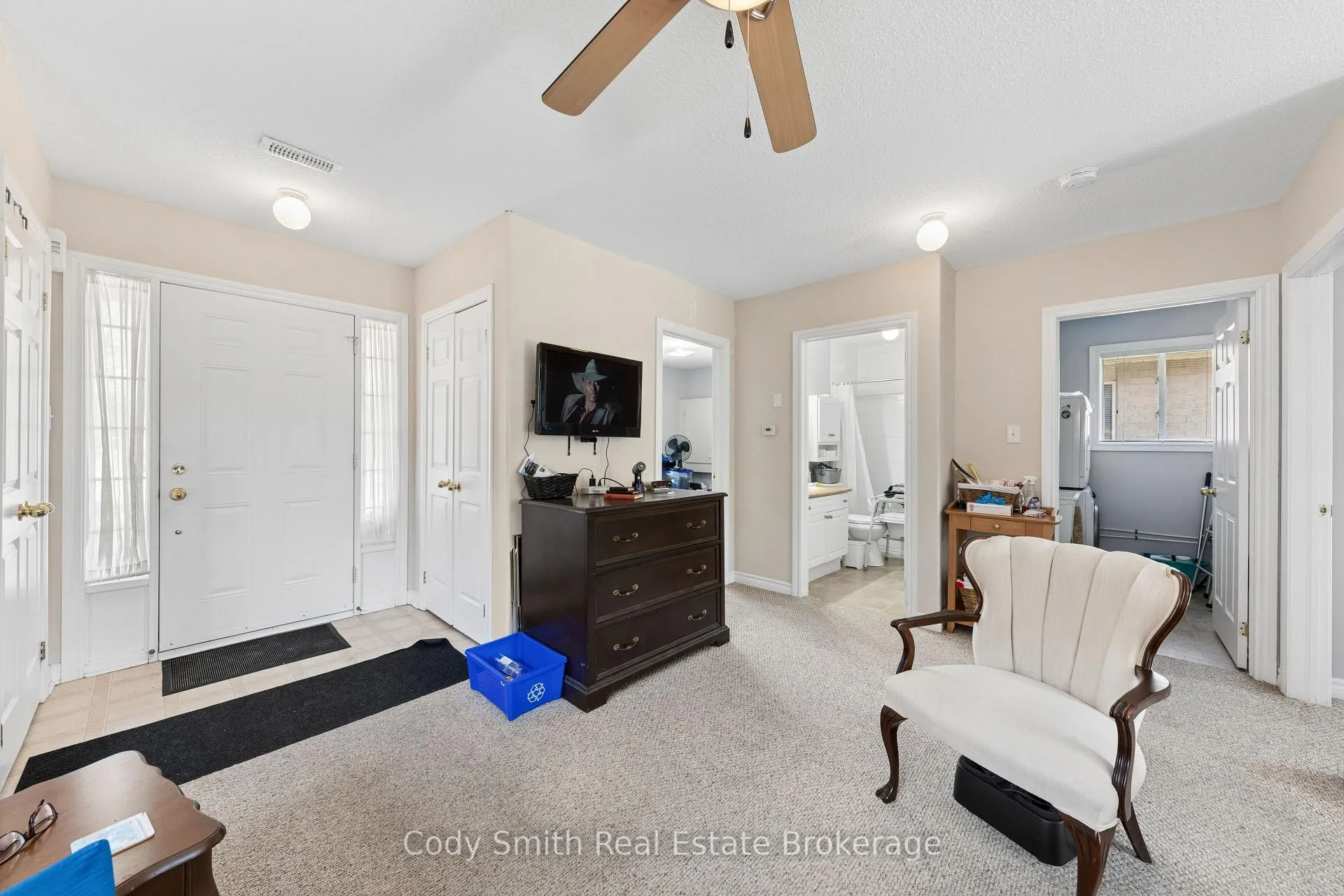 Photo 9 of 247 Yonge Street, Midland — HOMEH