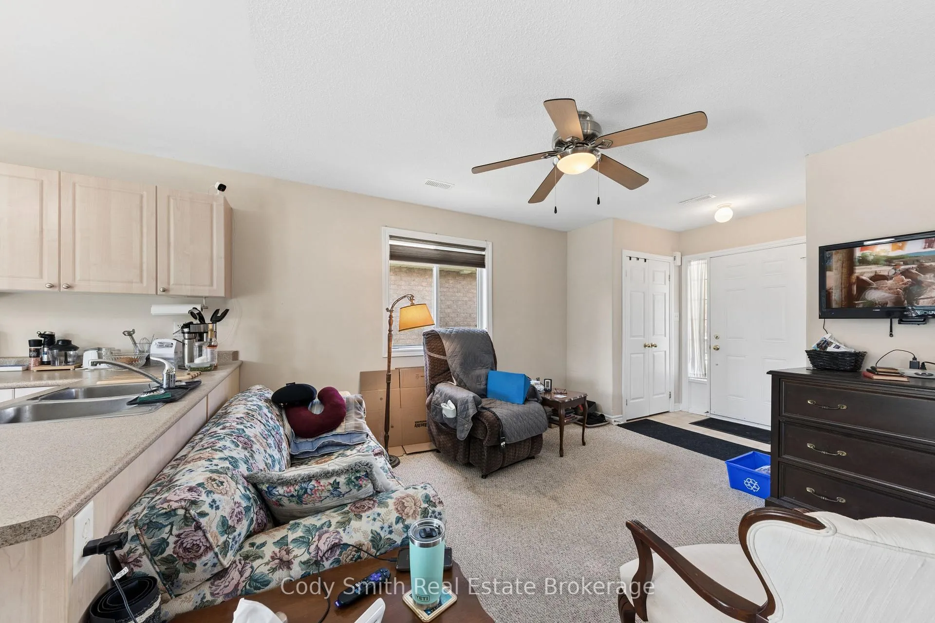 Photo 10 of 247 Yonge Street, Midland — HOMEH