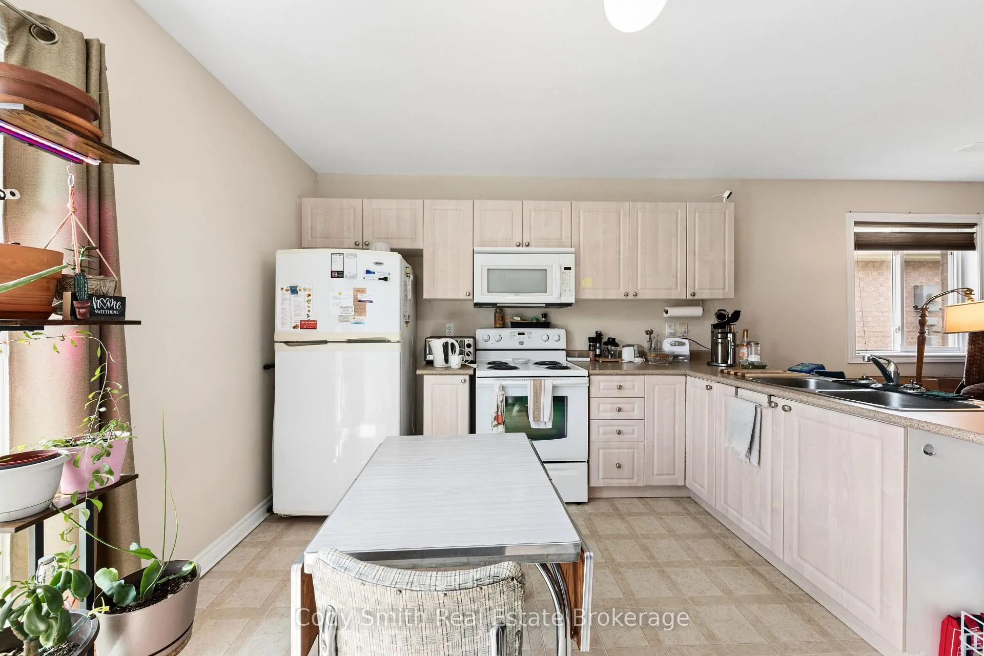 Photo 14 of 247 Yonge Street, Midland — HOMEH