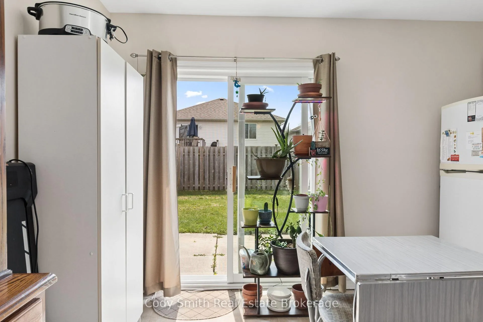 Photo 17 of 247 Yonge Street, Midland — HOMEH