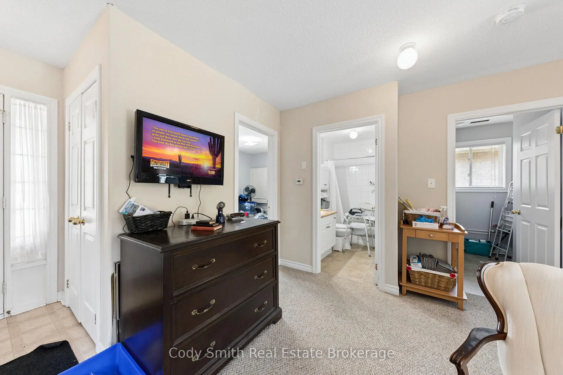 Photo 18 of 247 Yonge Street, Midland — HOMEH