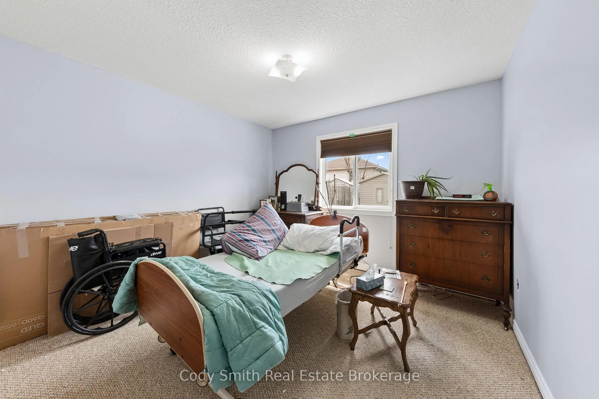 Photo 19 of 247 Yonge Street, Midland — HOMEH