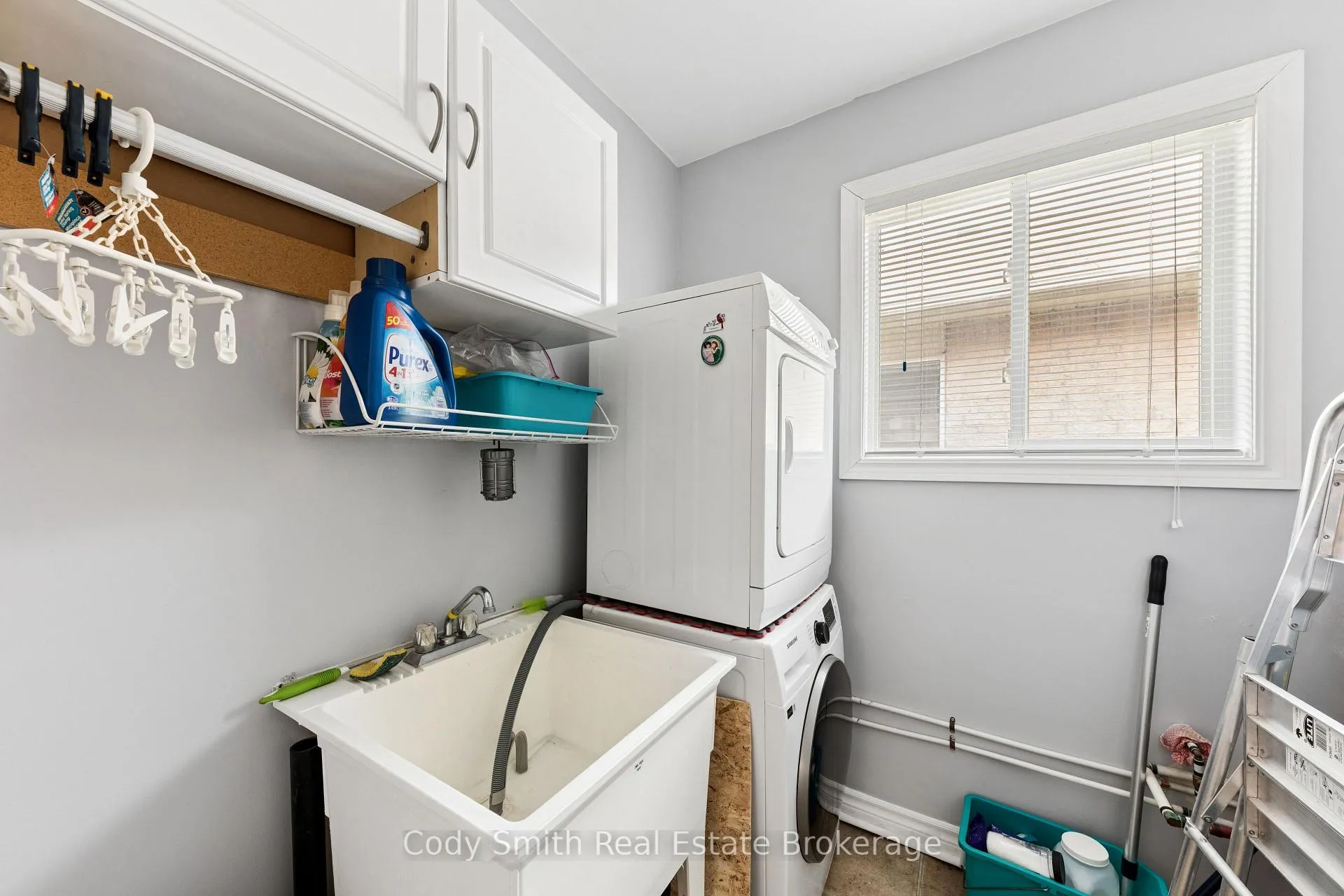 Photo 23 of 247 Yonge Street, Midland — HOMEH