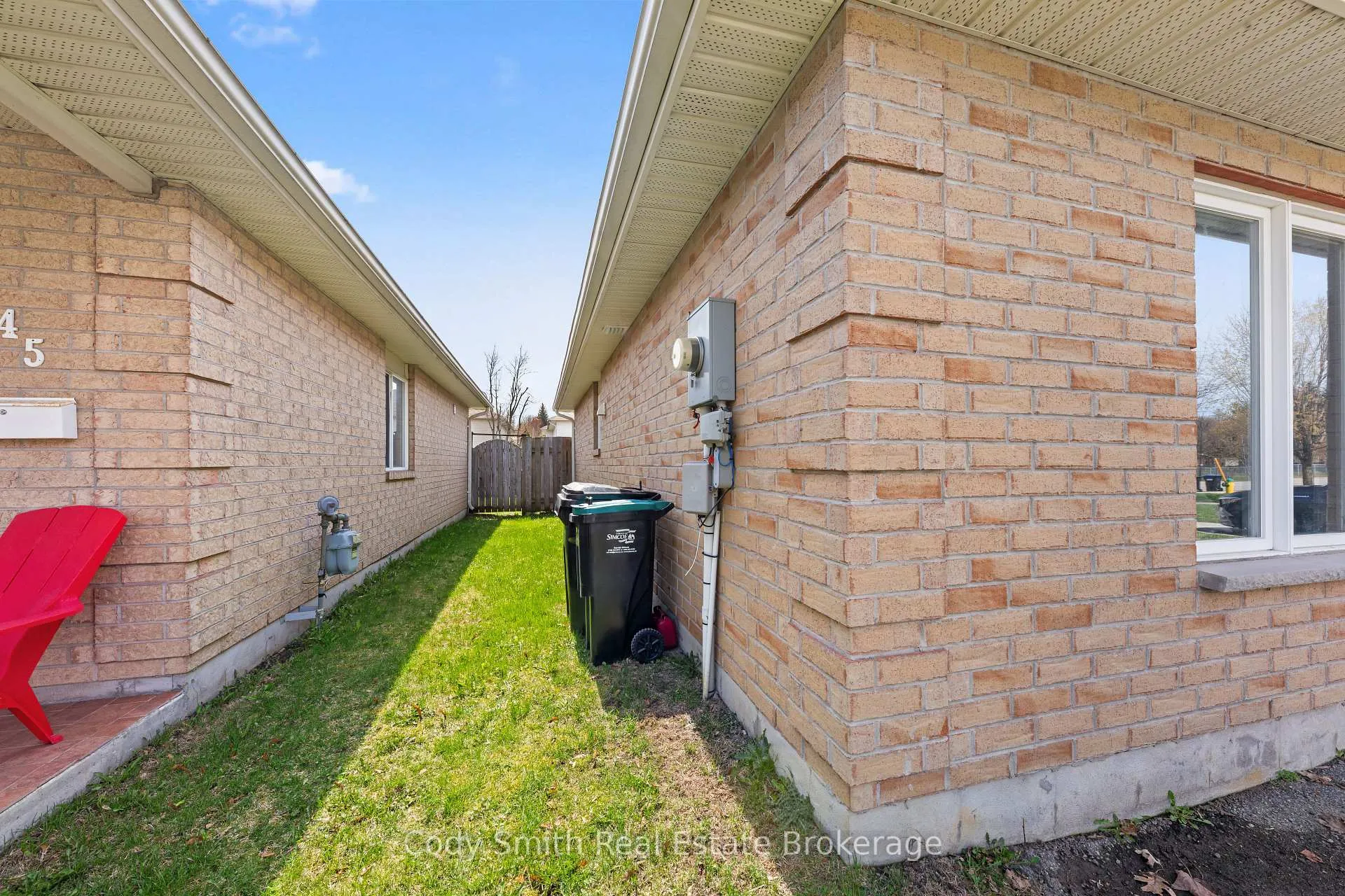 Photo 29 of 247 Yonge Street, Midland — HOMEH