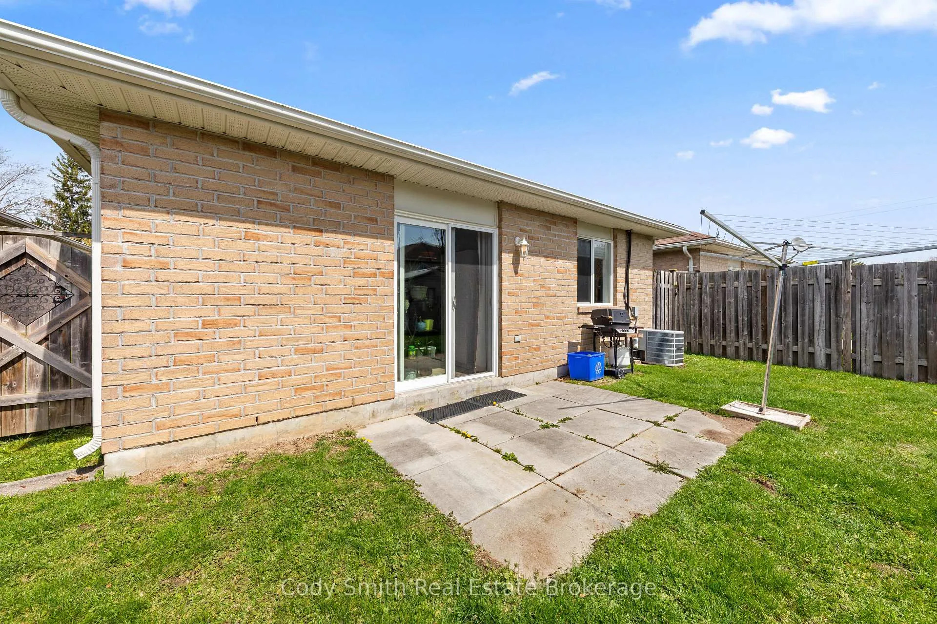 Photo 30 of 247 Yonge Street, Midland — HOMEH