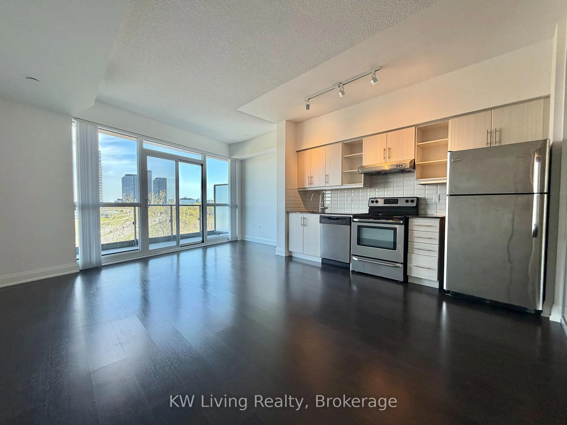 Front of Unit 516, 160 Vanderhoof Avenue