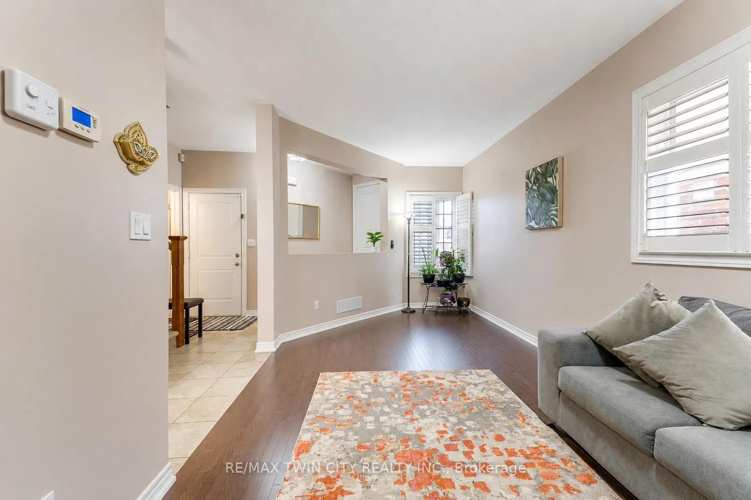 Photo 5 of 10 Sandybay Avenue, Kitchener — HOMEH