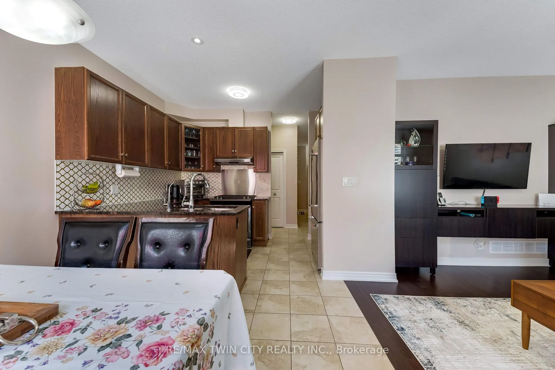 Photo 7 of 10 Sandybay Avenue, Kitchener — HOMEH