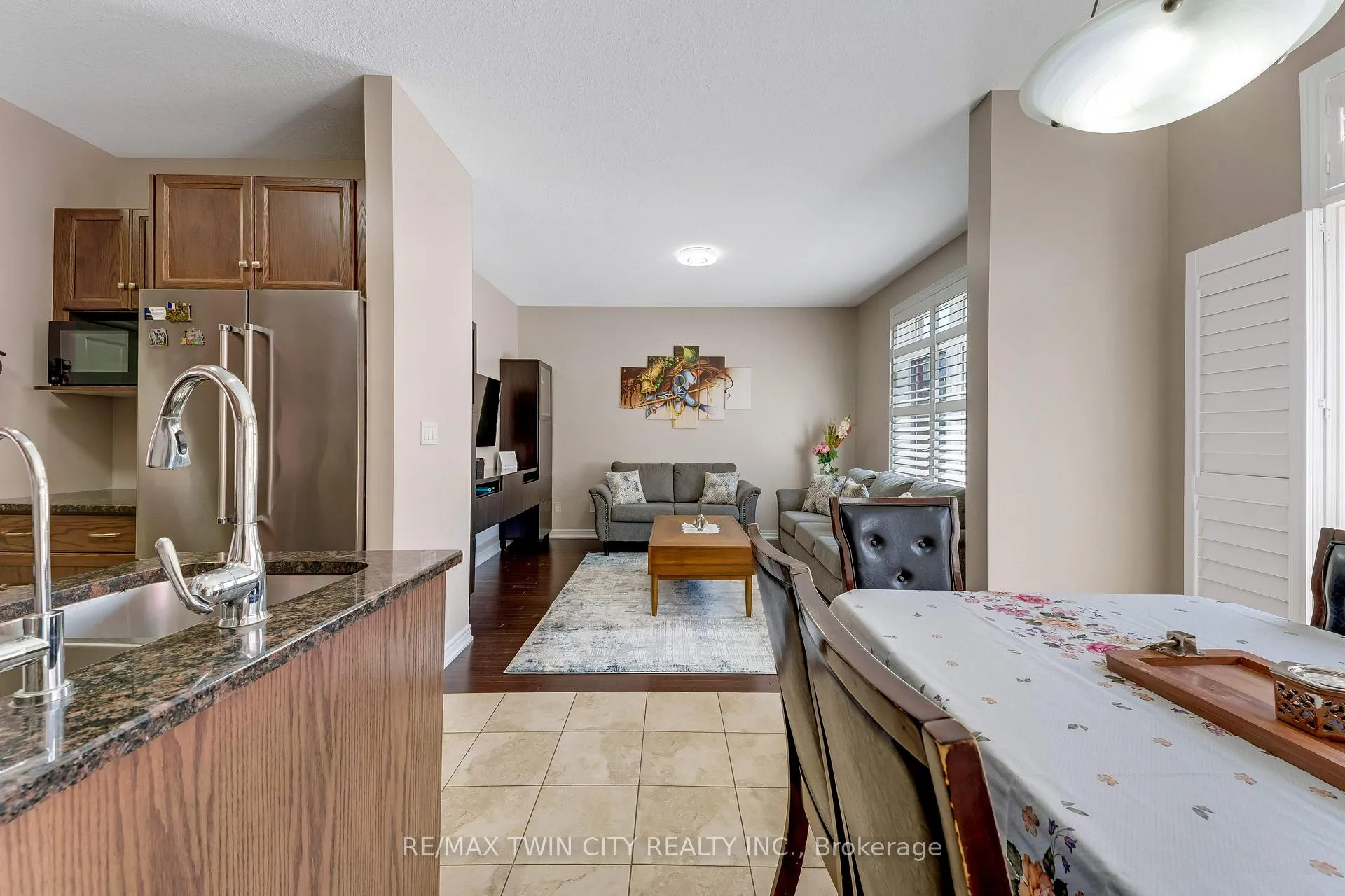 Photo 8 of 10 Sandybay Avenue, Kitchener — HOMEH