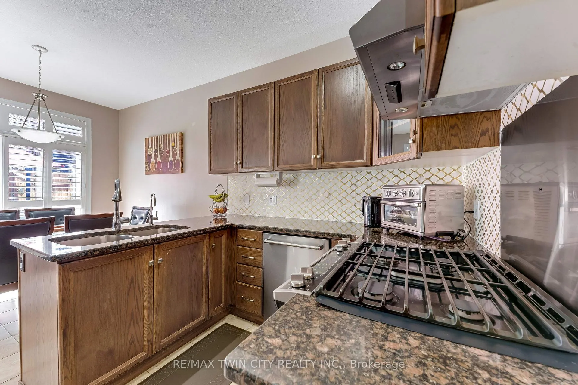 Photo 9 of 10 Sandybay Avenue, Kitchener — HOMEH