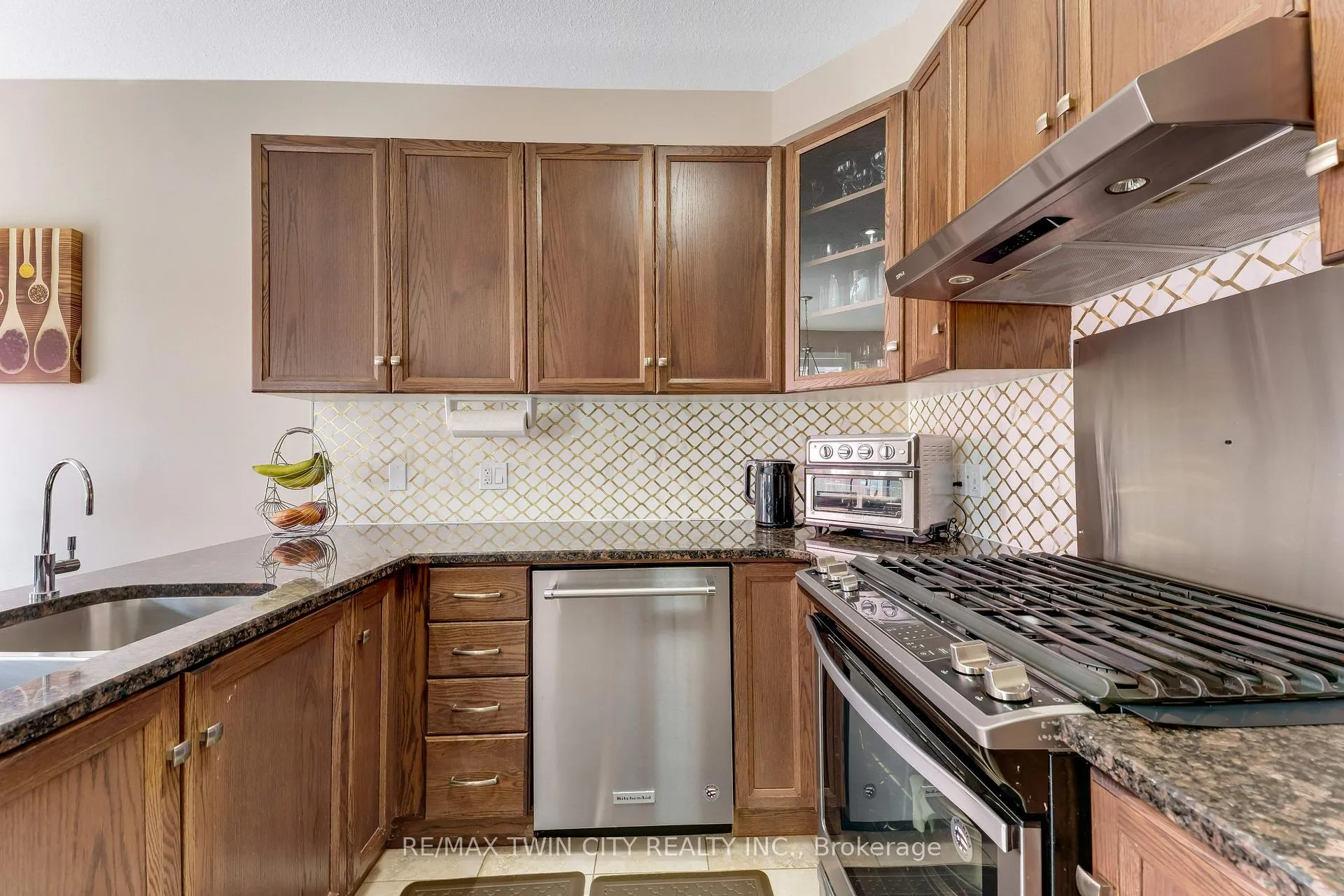 Photo 10 of 10 Sandybay Avenue, Kitchener — HOMEH