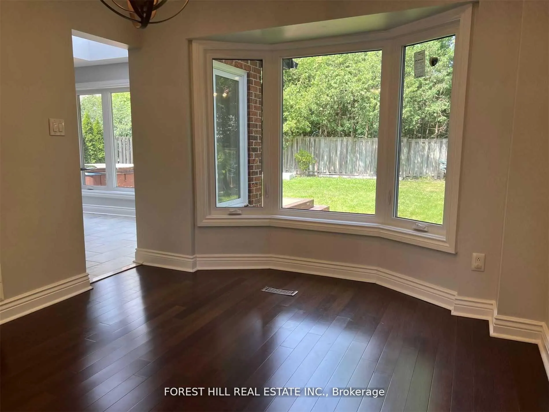 Photo 3 of 1241 Maple Ridge Drive, Pickering, Liverpool — HOMEH