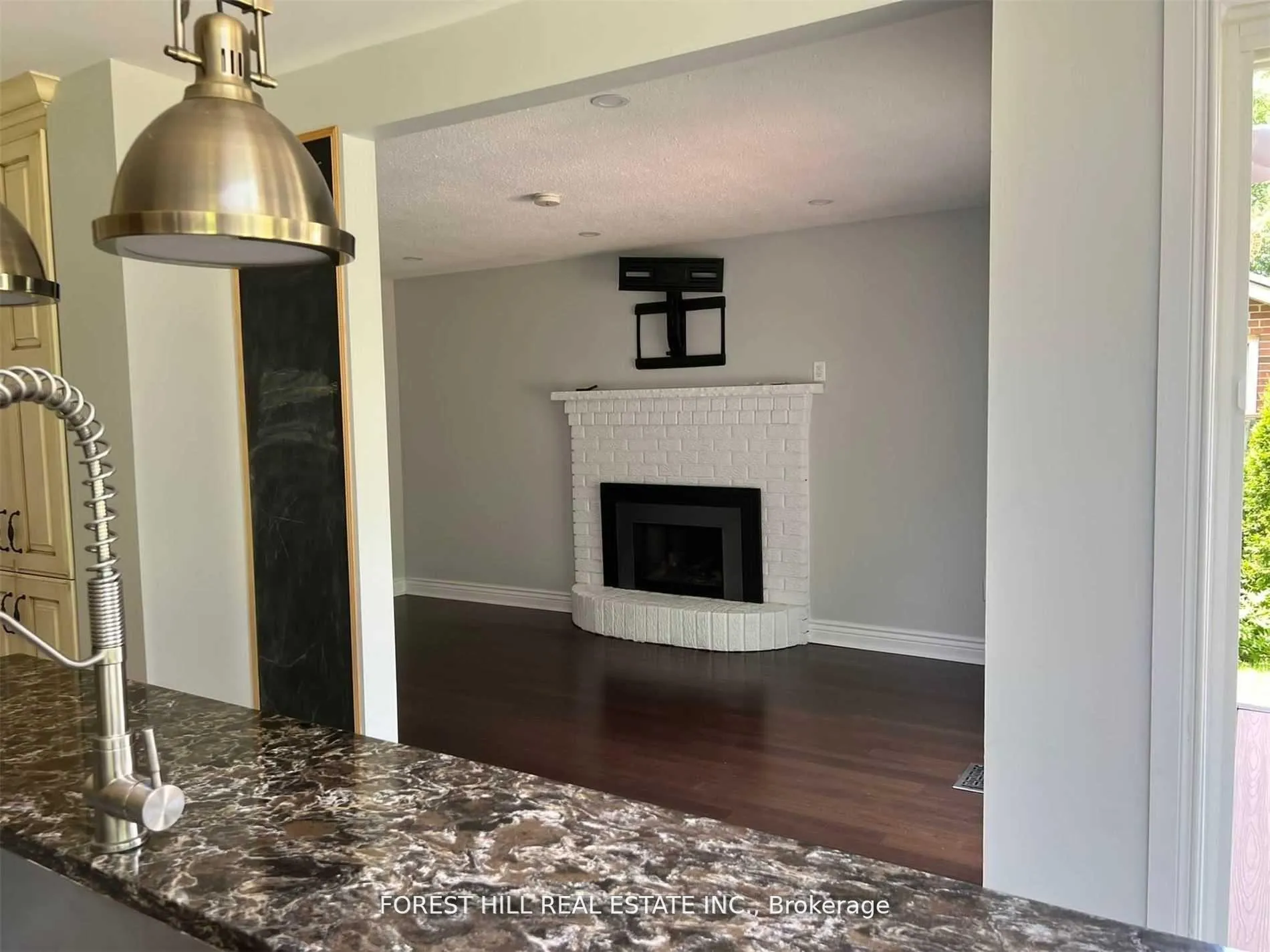Photo 7 of 1241 Maple Ridge Drive, Pickering, Liverpool — HOMEH