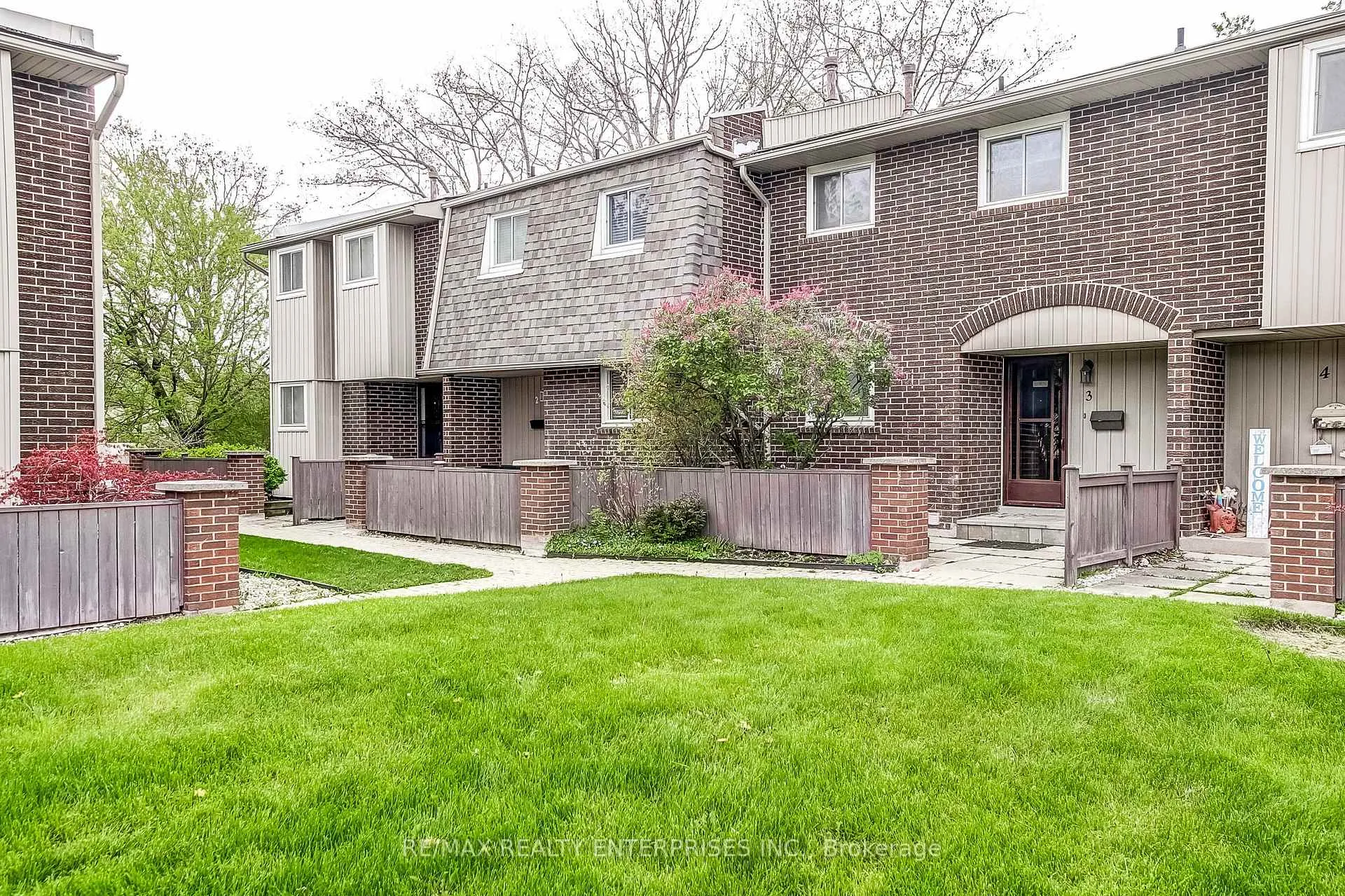 Photo 1 of Unit 2, 1306 Guelph Line, Burlington, Mountainside — HOMEH