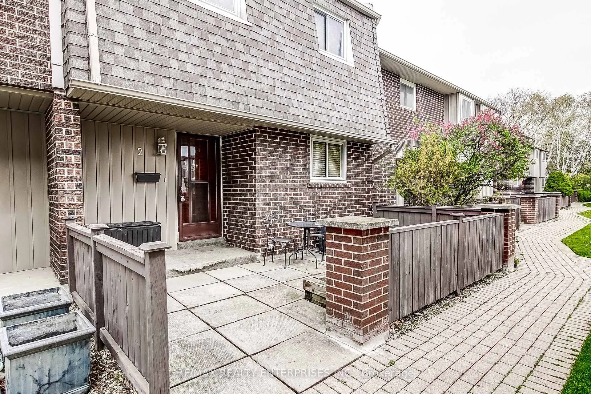 Photo 2 of Unit 2, 1306 Guelph Line, Burlington, Mountainside — HOMEH