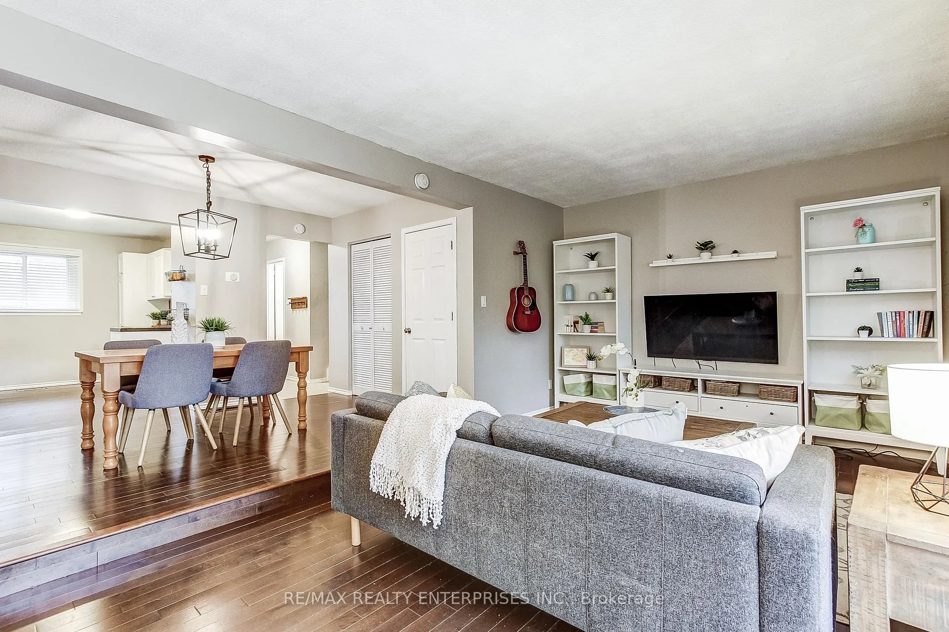 Photo 16 of Unit 2, 1306 Guelph Line, Burlington, Mountainside — HOMEH
