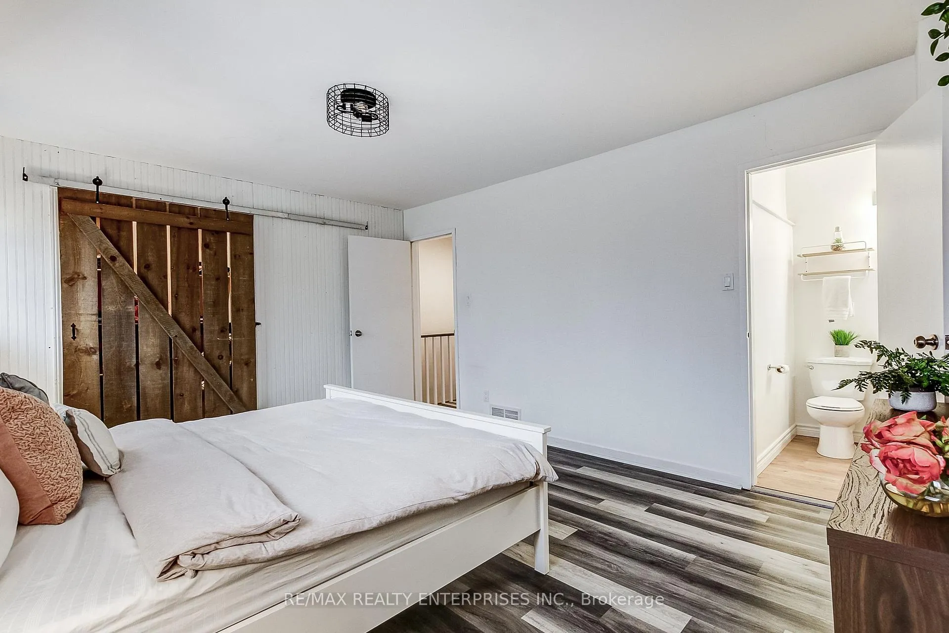 Photo 23 of Unit 2, 1306 Guelph Line, Burlington, Mountainside — HOMEH