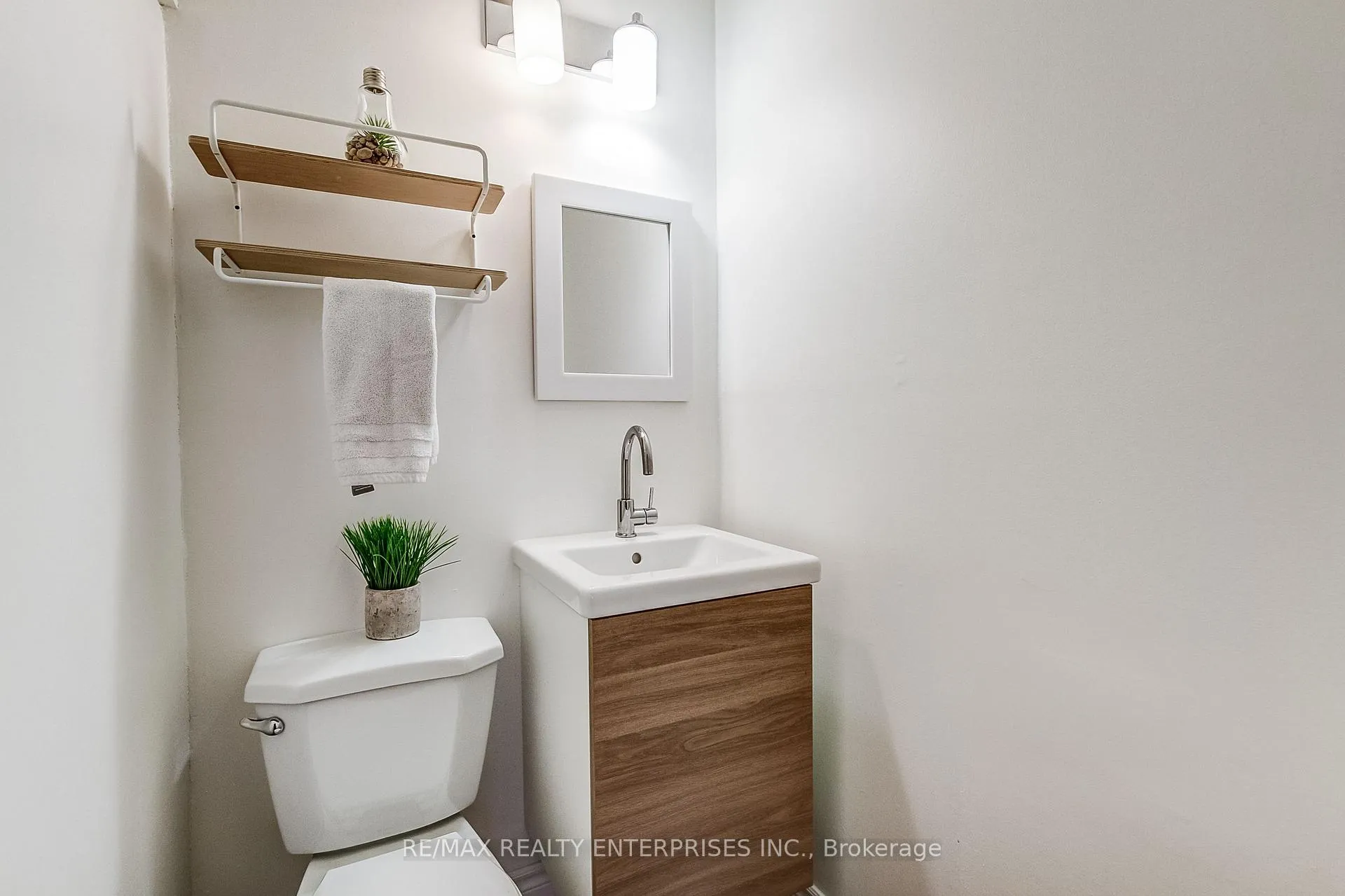 Photo 24 of Unit 2, 1306 Guelph Line, Burlington, Mountainside — HOMEH