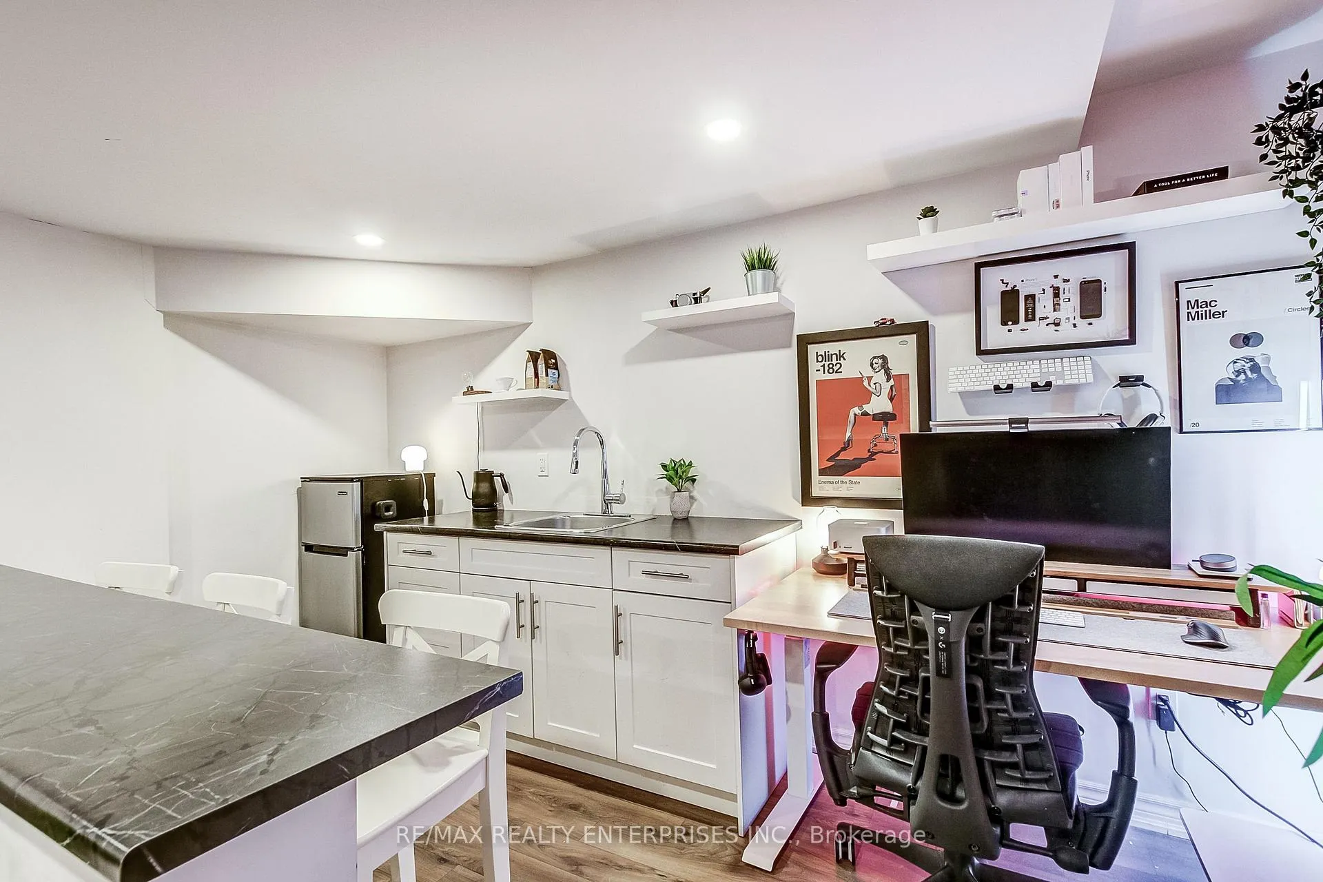 Photo 34 of Unit 2, 1306 Guelph Line, Burlington, Mountainside — HOMEH