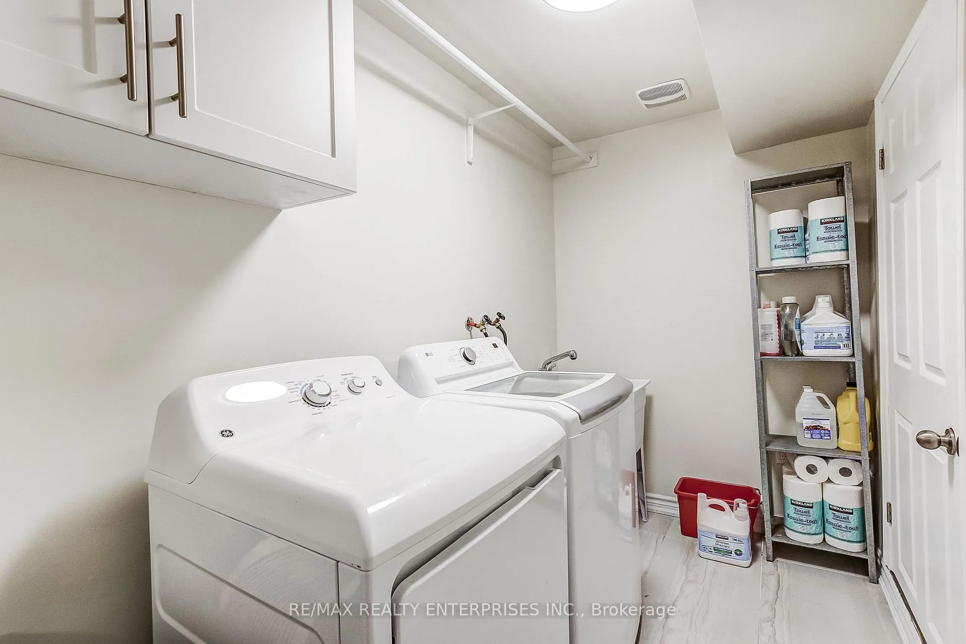 Photo 37 of Unit 2, 1306 Guelph Line, Burlington, Mountainside — HOMEH