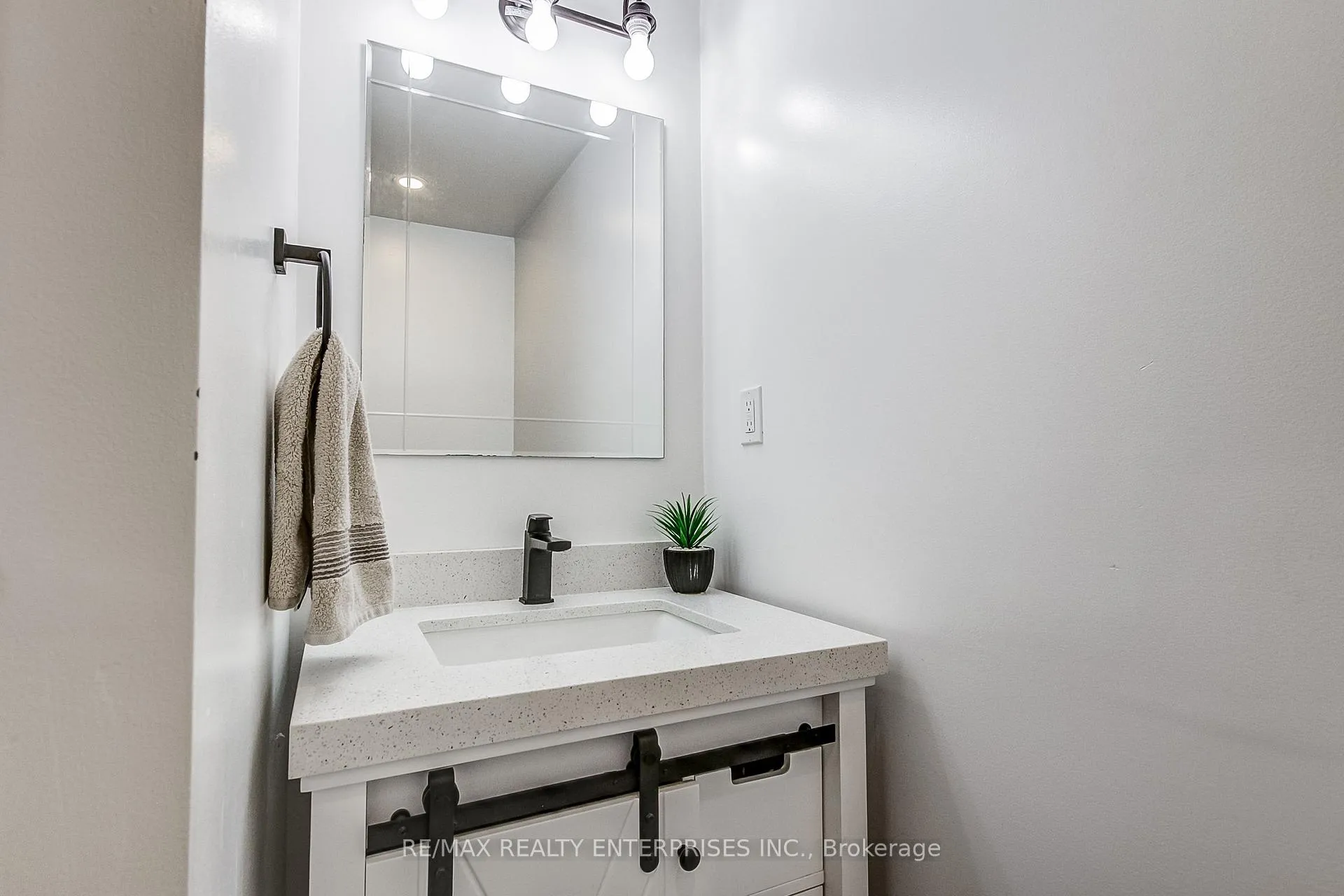 Photo 39 of Unit 2, 1306 Guelph Line, Burlington, Mountainside — HOMEH
