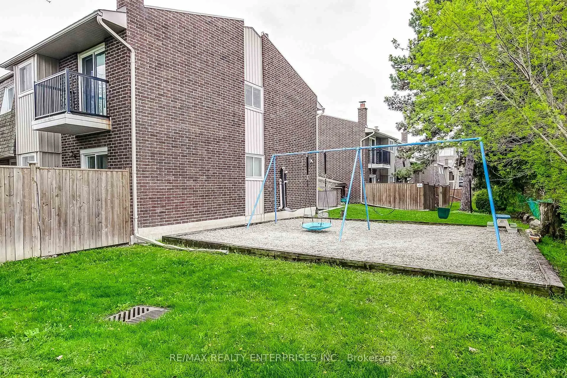 Photo 44 of Unit 2, 1306 Guelph Line, Burlington, Mountainside — HOMEH