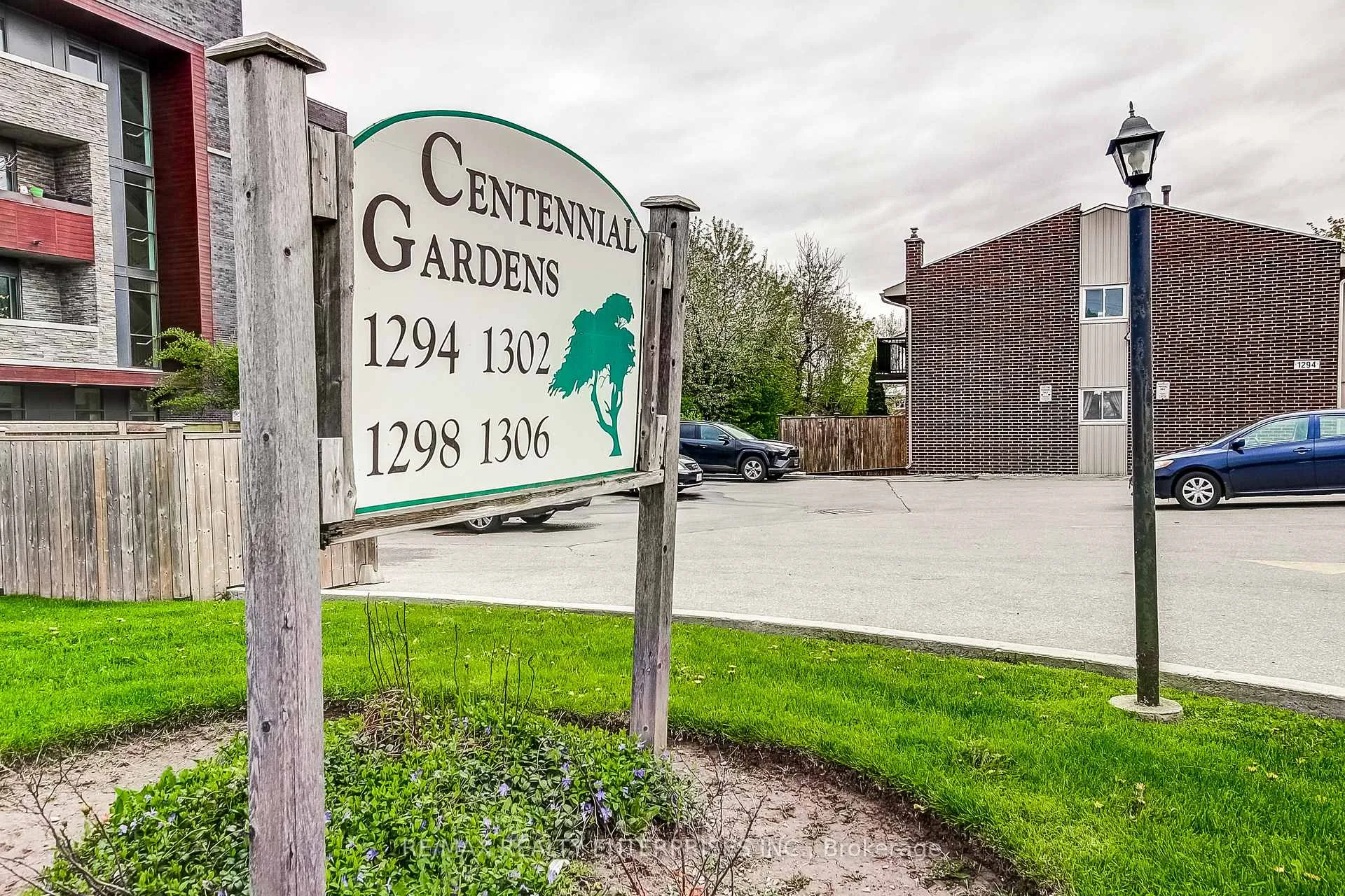 Photo 45 of Unit 2, 1306 Guelph Line, Burlington, Mountainside — HOMEH
