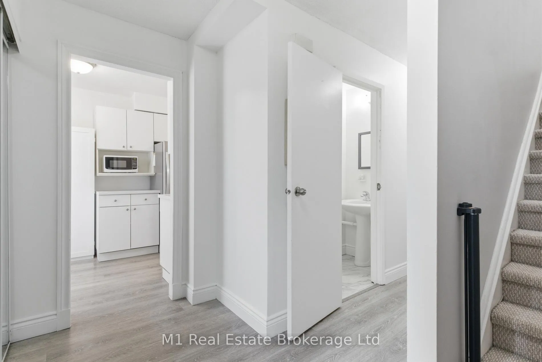 Photo 5 of Unit 57, 49 Rhonda Road, Guelph, Willow West/Sugarbush/West Acres — HOMEH