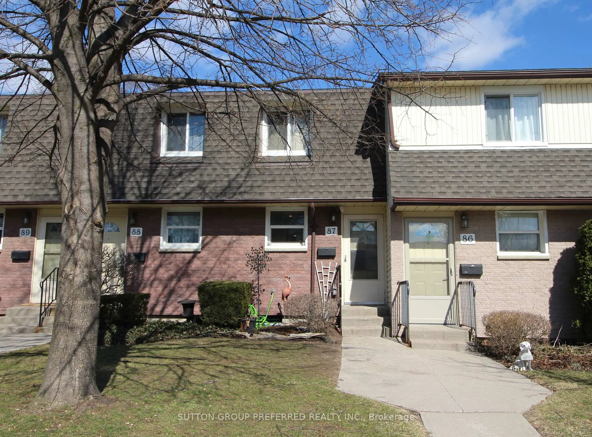 Front of Unit 87, 1919 Trafalgar Street