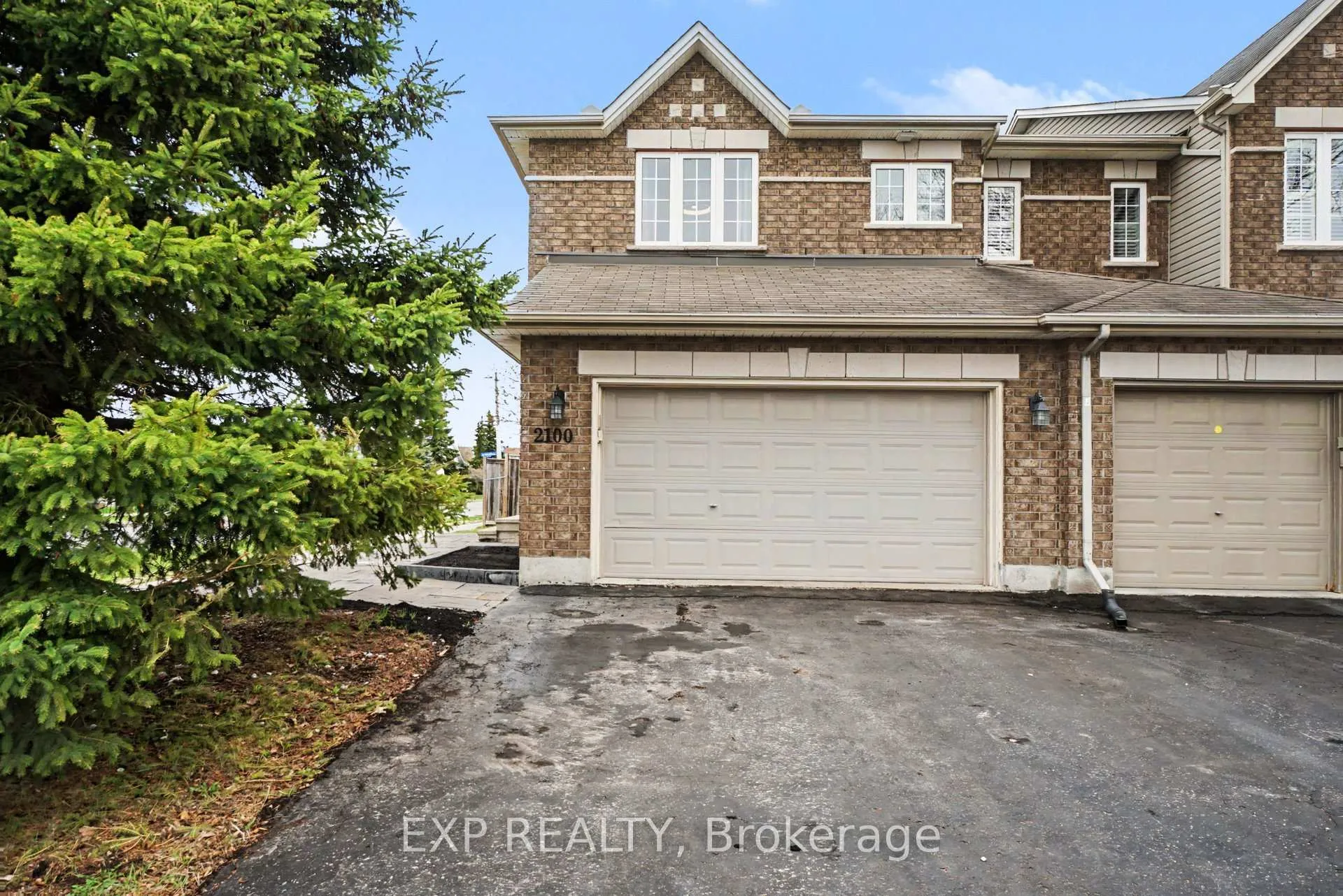 Front of 2100 Melette Crescent
