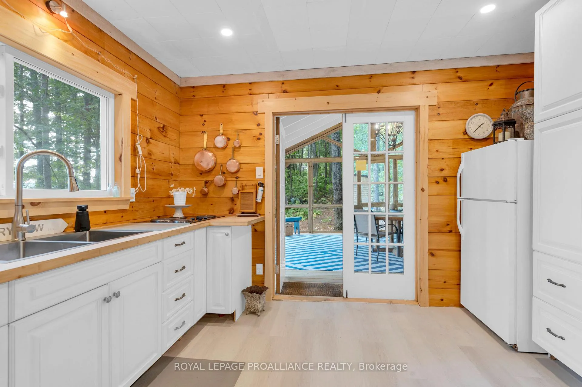 Photo 7 of 1780 Mazinaw Lake, North Frontenac, Frontenac North — HOMEH