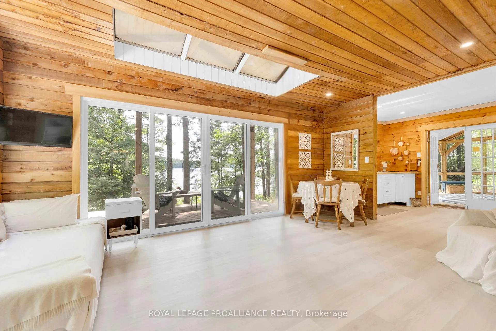 Photo 17 of 1780 Mazinaw Lake, North Frontenac, Frontenac North — HOMEH