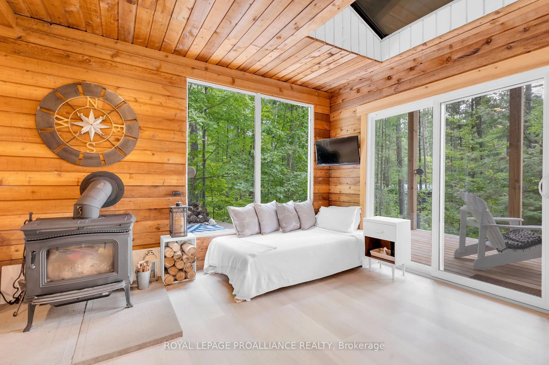 Photo 18 of 1780 Mazinaw Lake, North Frontenac, Frontenac North — HOMEH