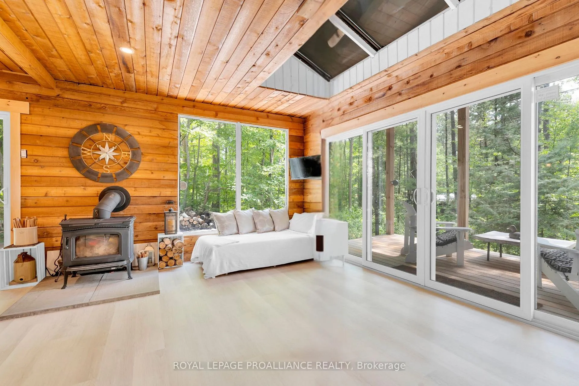 Photo 19 of 1780 Mazinaw Lake, North Frontenac, Frontenac North — HOMEH