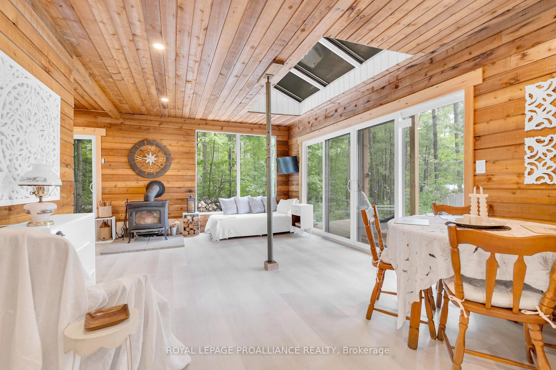 Photo 13 of 1780 Mazinaw Lake, North Frontenac, Frontenac North — HOMEH