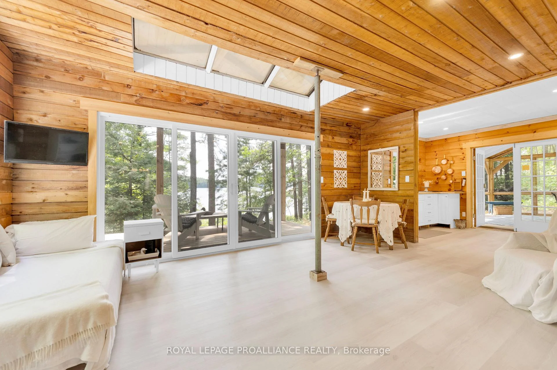 Photo 21 of 1780 Mazinaw Lake, North Frontenac, Frontenac North — HOMEH