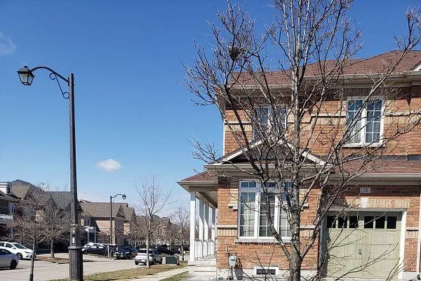 Photo 1 of 32 Turnhouse Crescent, Markham, Box Grove — HOMEH