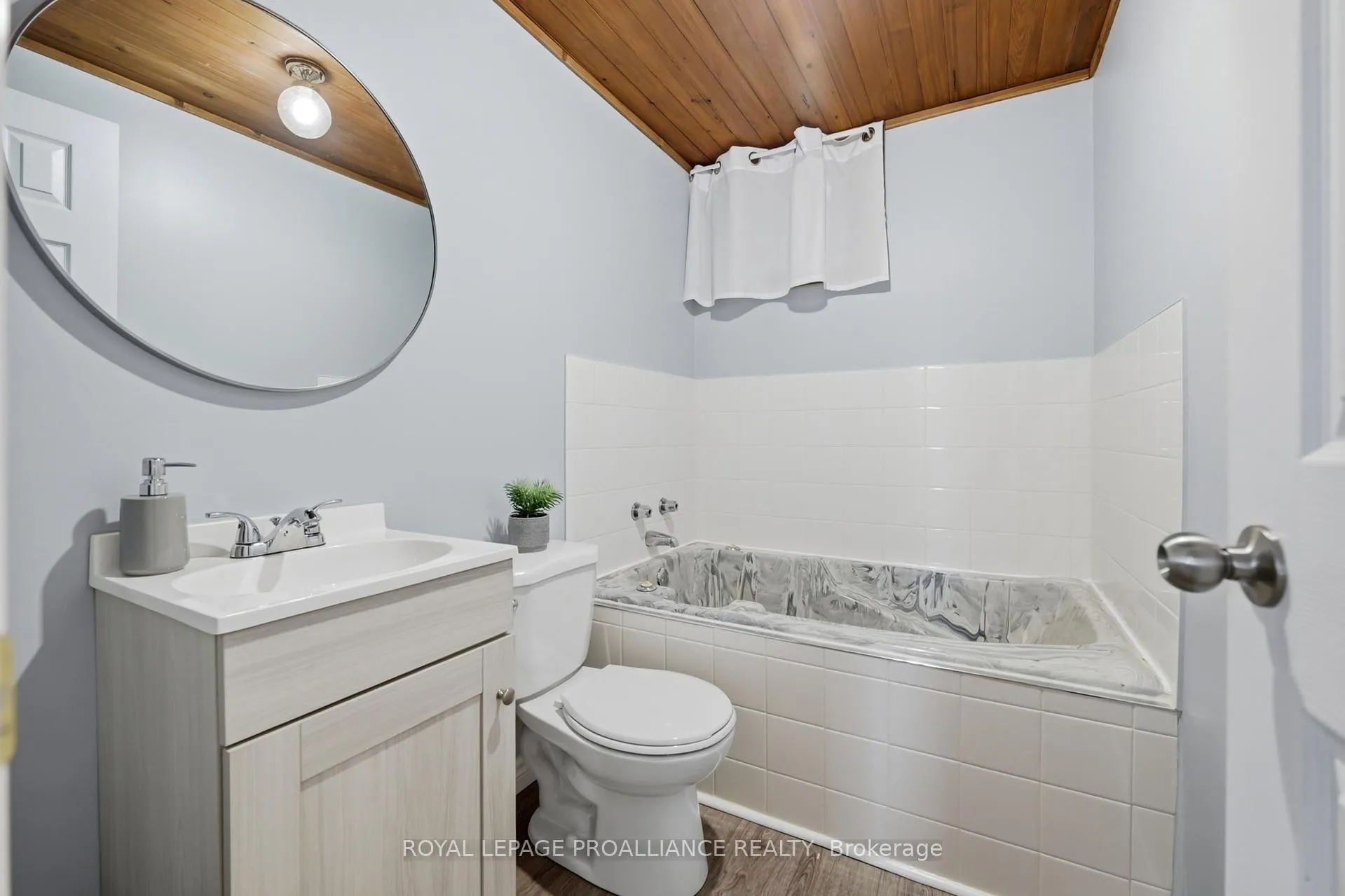 Photo 23 of 95 Centre Street, Quinte West, Frankford Ward — HOMEH