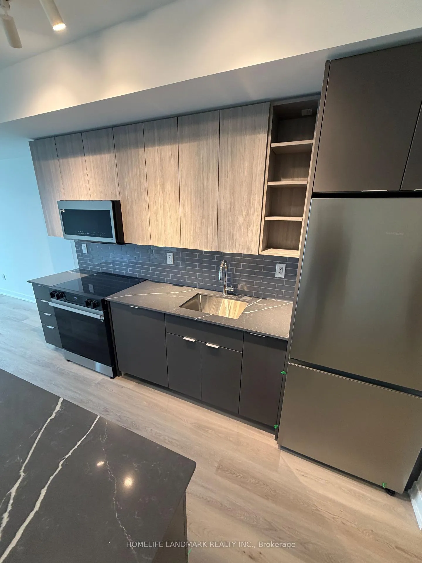Photo 3 of Unit 2005, 2075 Lakeshore Road, Burlington, Brant — HOMEH