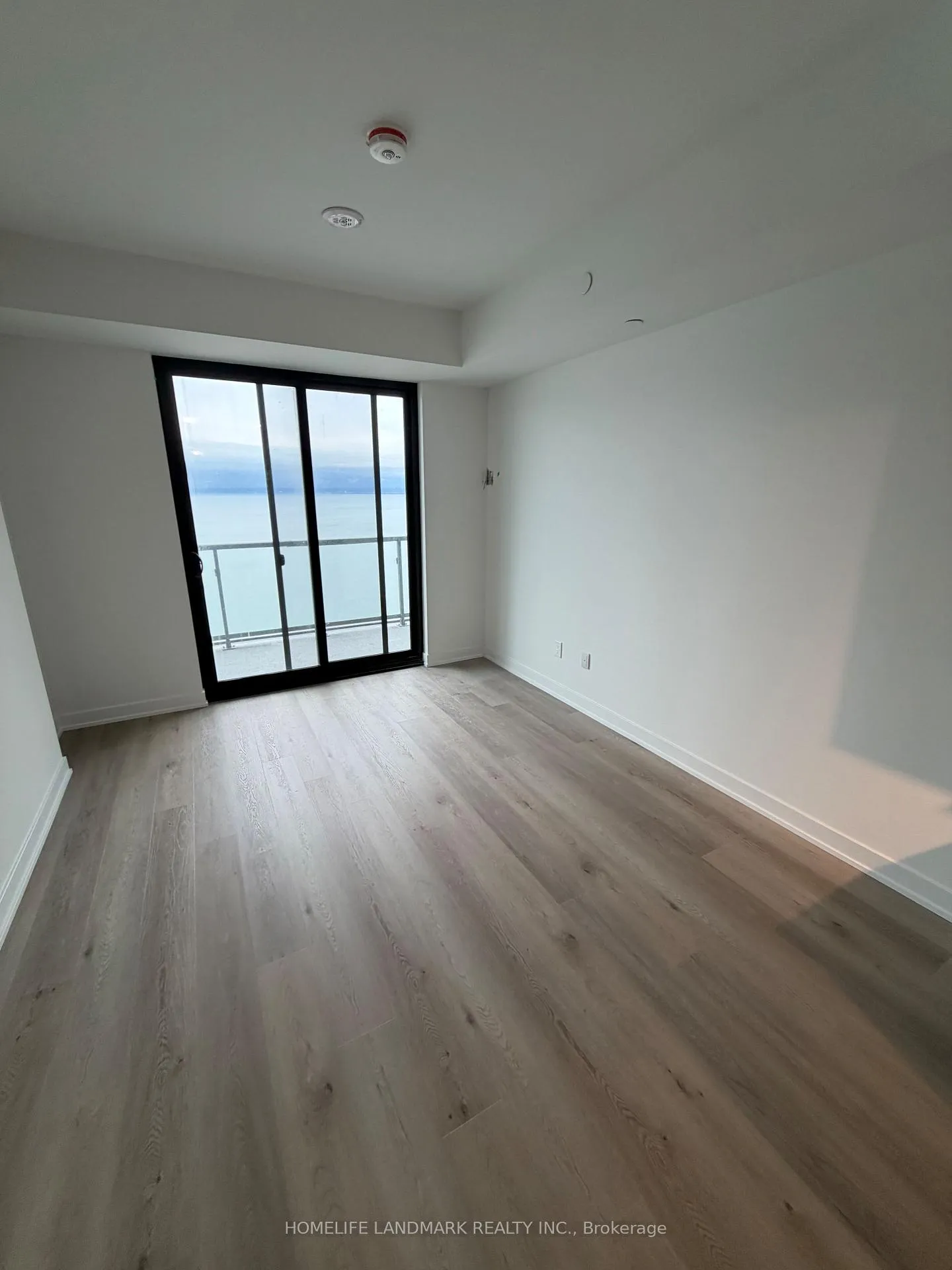 Photo 4 of Unit 2005, 2075 Lakeshore Road, Burlington, Brant — HOMEH