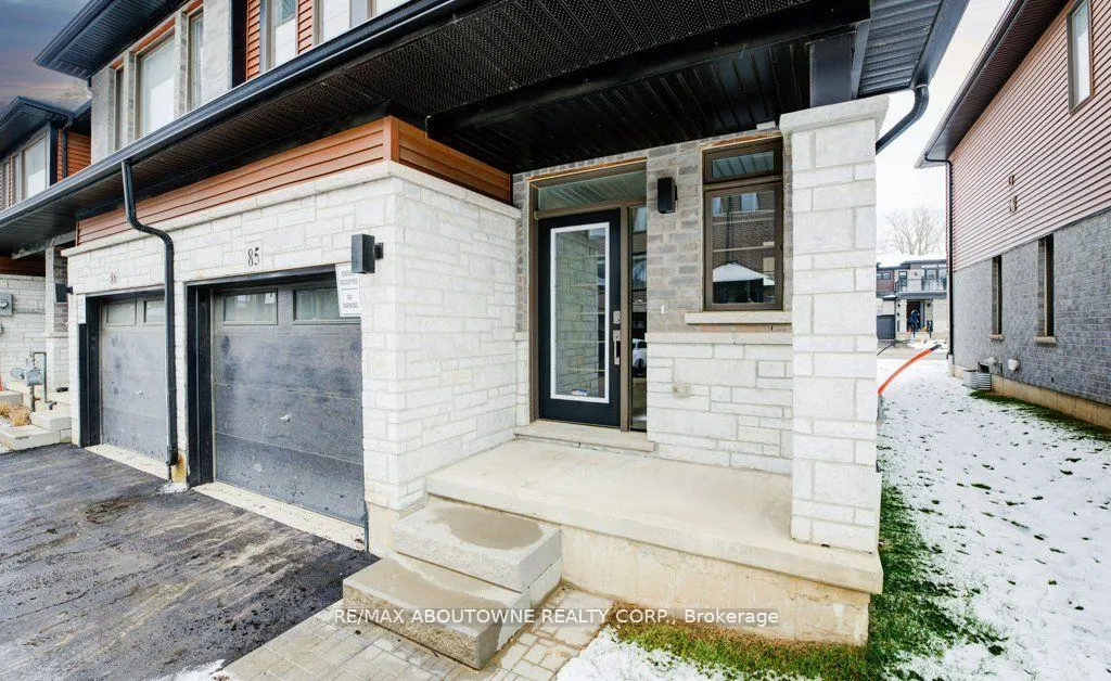 Photo 3 of Unit 85, 120 Court Drive, Brant, Paris — HOMEH